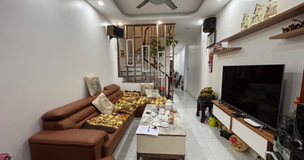Bán Nhà Khương Trung, 31m², Gần Ô Tô, Ngõ Đẹp, Nhà Mới, Giá Chỉ 5.75 Tỷ