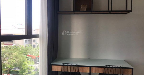 Bán căn Officetel Saigon Royal, Quận 4. Giá 3.1 tỷ, diện tích 35m2, có nội thất