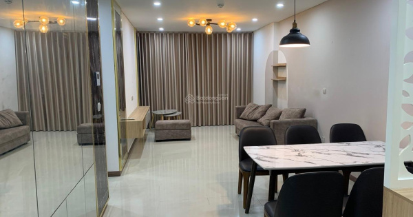 Cho thuê căn hộ 2pn2wc , 83m2 , có ít nội thất, nhận nhà ở ngay LH: 0938 990 ***