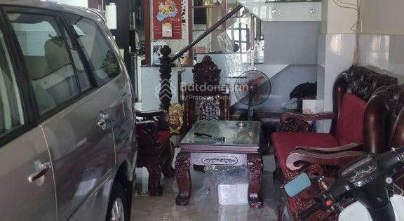 7tỷ8 thương lượng chính chủ bán nhà mặt tiền đường nội bộ P4, Q8 xe hơi ngủ trong nhà