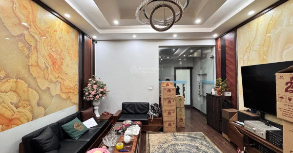 Nhà Liễu Giai 83m*5T, MT 4.8m, căn góc 3 thoáng, ngõ rộng 6m, ô tô vào nhà, cách 10m ra phố 32 tỷ