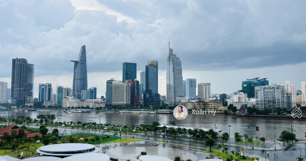 Cho thuê 4PN - Trực diện sông - View Bitexco - Nội thất cơ bản CĐT - căn hộ Opera Residence