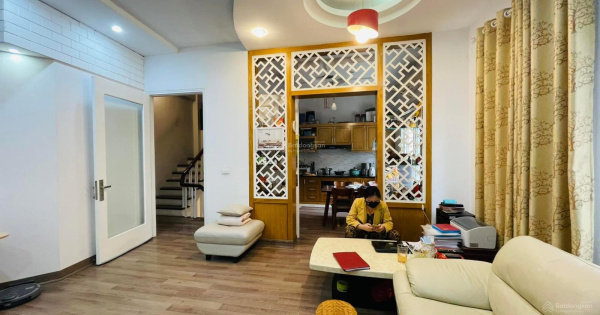 Bán nhà Khương Hạ: 35m2*5T nhỉnh 6 tỷ, gần ô tô, nhà đẹp, ở luôn, khu vực dân trí, gần bãi ô tô