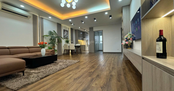 Bán gấp căn hộ 3 ngủ 100m2 chung cư 60B Nguyễn Huy Tưởng sổ đỏ lâu dài, có slot ô tô
