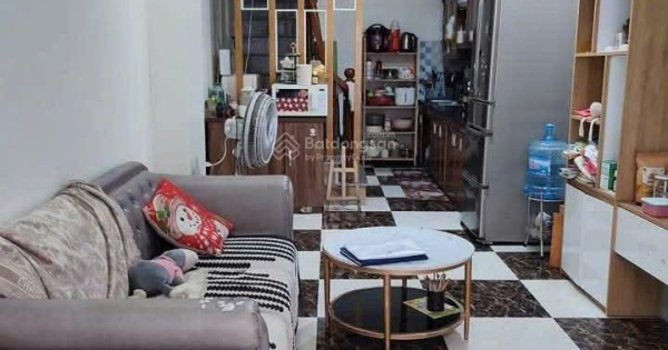 Bán gấp nhà lô góc 5 tỷ, 35m2, MT 4m, tại Ngọc Thụy, Long Biên. Ô tô, kinh doanh, gần Khai Sơn Hill