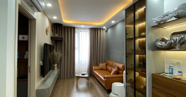 Chính chủ cho thuê căn 2 ngủ tòa Tropical ban công mát, full nội thất rất đẹp giá chỉ 12 triệu