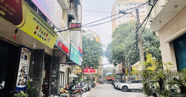 Bán nhà mặt ngõ 38 Yên Lãng - Đống Đa, mặt tiền kinh doanh, vỉa hè 1.5m, 29,9 tỷ, 77m2, mặt tiền 5m