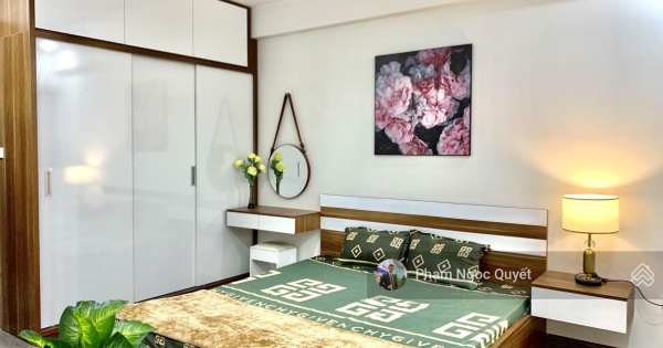 (Giá thật) chính chủ bán căn 92m2, 3PN + 2WC có ban công full nội thất 6.4 tỷ CC Star Tower 283 KT