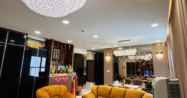 Bán căn hộ Diamond Brilliant 131m2, 3PN, full nội thất xịn, view thoáng, tiện ích đẳng cấp