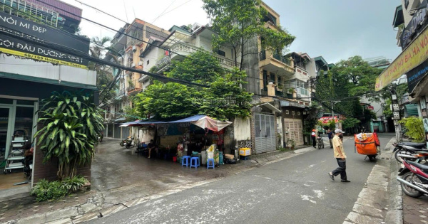 Nhà C4 Ngõ 279 Đội Cấn 120m2, MT 6.5m, lô góc 2 ngõ ô tô tránh, ngõ rộng 8m, 3 thoáng, có vỉa hè