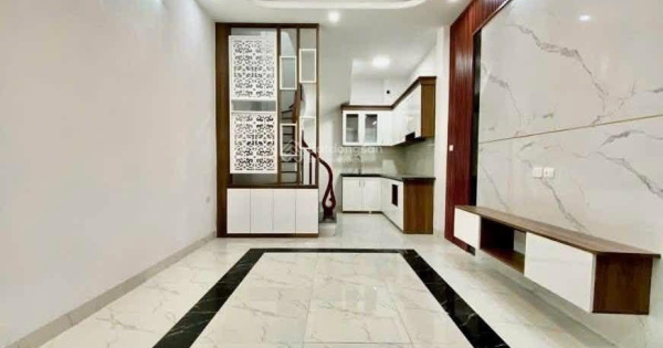 Bán nhà phố Phúc Lợi Long Biên 4.5 tỷ 5 tầng 35m2, MT 4m ô tô kinh doanh khu vực trung tâm