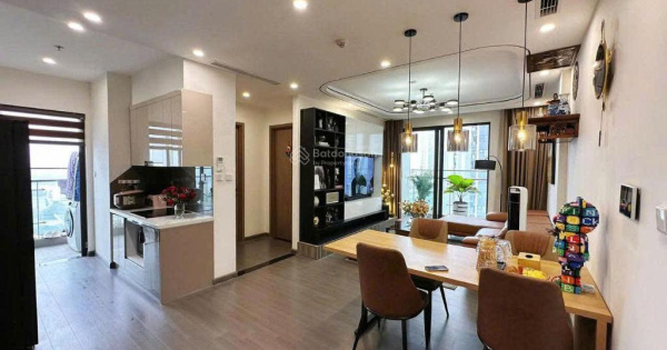 Bán lỗ: Căn 3PN - 75m2, 5.1 tỷ bao phí, đủ nội thất (chính chủ) khu cao cấp Vinhomes Smart City