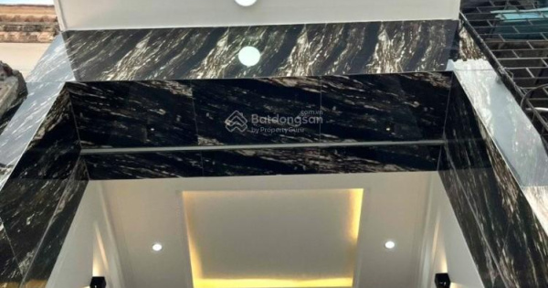 Chính chủ cần cho thuê gấp nhà mới Hoàng Hoa Thám, DT 65m2 x 6 tầng, ô tô đỗ cửa. Gía 20tr/th