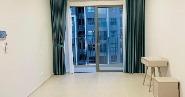 Bán căn 85m2 sổ hồng sẵn + View hồ bơi + Giá 3.5 tỷ (102%) bao thuế phí + Nội thất giường tủ