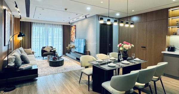 Bán căn hộ CC 2PN 2WC tại 90 Nguyễn Tuân, 5,88 tỷ, 71m2, LH 0348 373 ***