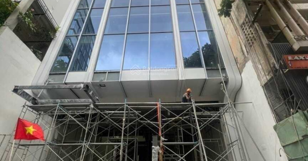 Cho thuê nhà mới xây Phổ Quang, P.2, Q.TB, DT: 7x20m, Hầm 6 tầng, thang máy cuối nhà