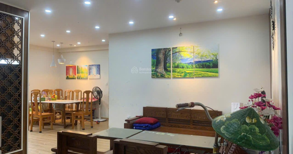 bán căn hộ 3 ngủ tại cc 89 Phùng Hưng, 96m sổ đỏ nhà thoáng , giá 4.87 tỷ LH em Định 0878 800 ***