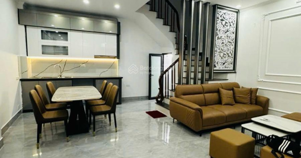 Cho thuê nhà riêng phố Xuân Đỉnh Từ Liêm. DT 45m2 x 5 tầng, 4PN, full đồ 11 triệu