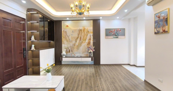 Bán căn hộ phố Vũ Phạm Hàm 90m2 3PN nhà đẹp căn góc