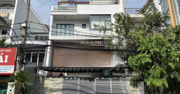 Cho thuê nhà Hoàng Hoa Thám sát ngay nhà ga T3, P.13, Q.Tân Bình, 8x22m, 1 trệt 2 lầu
