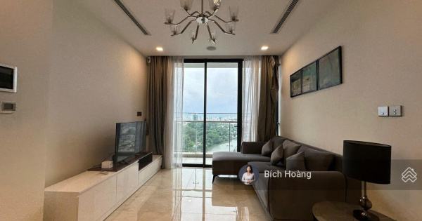 Độc quyền-Vinhomes Golden River Quận 1: Căn hộ 3PN cho thuê giá 38 triệu VND/th, miễn phí quản lý