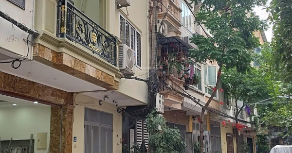 Bán nhà phố Đốc Ngữ, 42m2 9 tầng, mặt tiền 4,2m, giá 24 tỷ, nhà mới oto tránh, kinh doanh