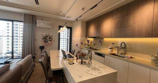 Chuyển công tác bán căn Rivera Park, 70m2, 2 ngủ 2 vệ sinh, đầy đủ nội thất, tầng trung, hướng mát