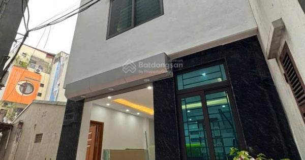 Siêu phẩm duy nhất phố Thạch Bàn 50m2 5 tầng, chỉ nhỉnh 6 tỷ không có căn thứ 2