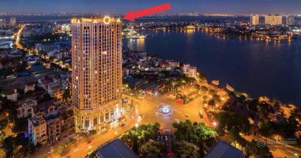 Penthouse đẹp mặt Hồ Tây, ngắm pháo hoa đẹp nhất Hà Nội. 236m2, hiện trạng thô, sổ đỏ lâu dài