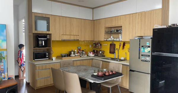 Bán căn hộ loại B block A vị trí rất đẹp ạ