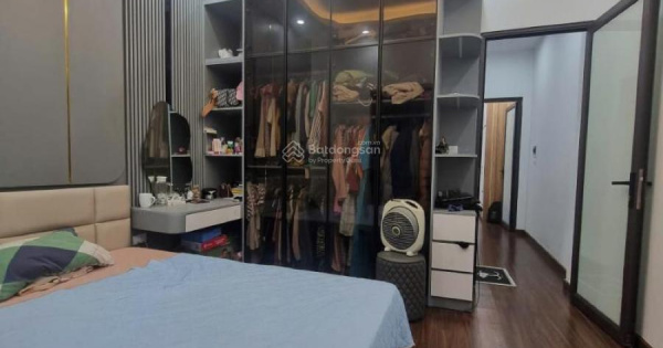 Cho thuê nhà riêng phường Phúc Diễn 5 tầng, 4PN, 11 triệu/tháng