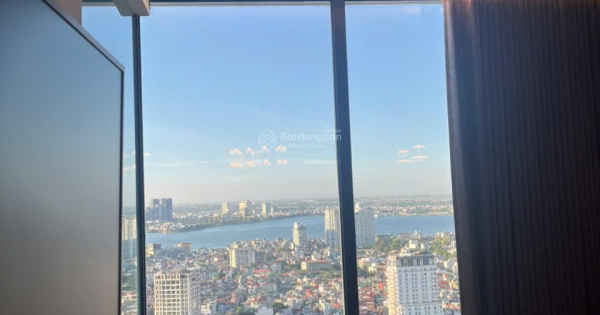 Bán căn hộ 4PN tại Vinhomes Metropolis - Liễu Giai, 29 tỷ, 148m2 View trực diện Hồ Tây