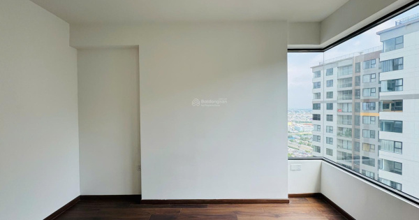 Cho thuê căn góc 2PN sẵn nội thất gía 10,5tr - Free PQL 16 tháng - Tầng trung view hồ bơi thoáng