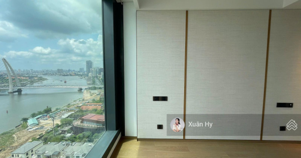 Cho thuê 3PN - Trực diện sông - Toà Sea - Nội thất cơ bản chủ đầu tư - Free Phí quản lý