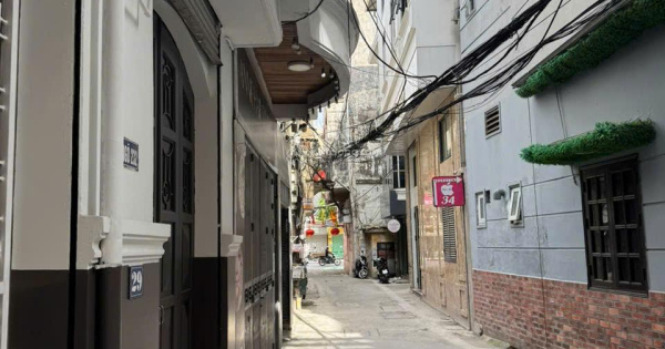 NHÀ 4T CĂN GÓC 3 MẶT TIỀN OTO TRÁNH CÁCH MP 10M PHÂN LÔ LINH LANG PHAN KẾ BÍNH DT 45M MT 4,5M