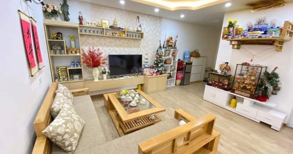 Chính chủ cần bán căn hộ 85m2 gồm 2 ngủ, 2vs. Chung cư Dương Đình Nghệ nội thất đầy đủ giá 5,9 tỷ