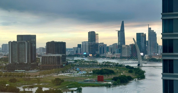 Giá tốt bán 13.95 tỷ căn 2PN view sông Q1, tầng cao tòa Golden (GH10) kế căn góc sát sông view vip