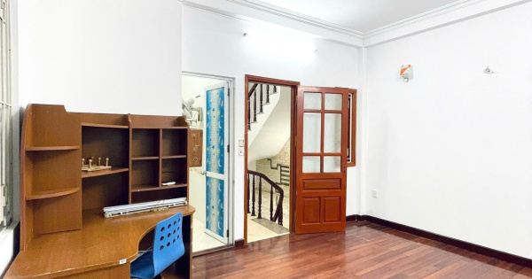 DT 65m2 x 5T giá 19tr/th Nhà phân lô Mạc thái tổ, oto đỗ cửa, phù hợp ở gđ tất cả vpct