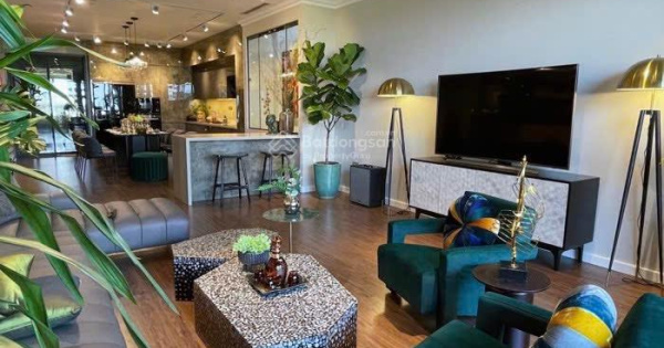 Bán nhà siêu đẳng cấp vị trí vip đường Cổ Linh, Long Biên, 90m2 6 tầng. MT 5m. Chào 35.9 tỷ