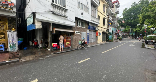 Bán nhà Lê Lợi ngõ thông oto đỗ gần thông thoáng trước sau đầu tư hấp dẫn 45m2 giá chỉ 9 tỷ