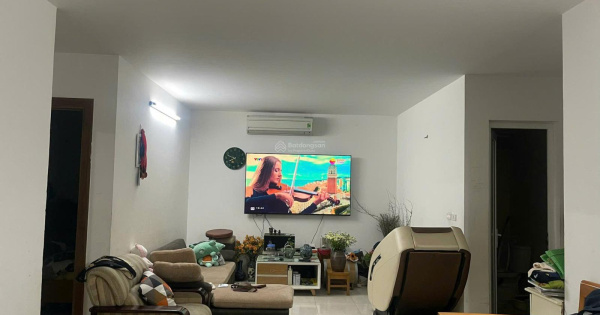 Bán gấp CHCC K35 Tân Mai - Hoàng Mai. DT: 80m2 2PN + 2WC. Giá: 5,65 tỷ. LH: 0964 835 ***