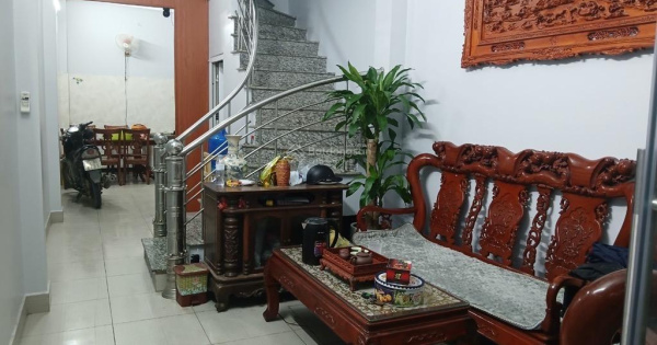 Nhà Cầu Diễn gần trường Đại Học Công Nghiệp, 35m2 x 4 tầng 4,2 tỷ