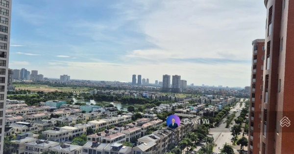 Gia đình cần bán căn 4PN/2WC toà CT2A Nghĩa Đô, sẵn sổ đập thông, full đồ view biệt thự. 0888 989 ***