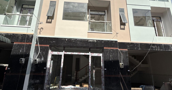 Nhà KDC 1/ Nguyễn Cửu Phú,Tân Tạo, Bình Tân DT: 5.5-10M Đúc 4lầu 4Pn,5Wc. 4.690ty