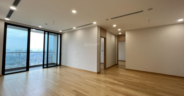 Cho thuê chung cư Đông Đô, 95m2, 2 phòng ngủ, Đồ cơ bản, vào được luôn. LH O942.,00.6856