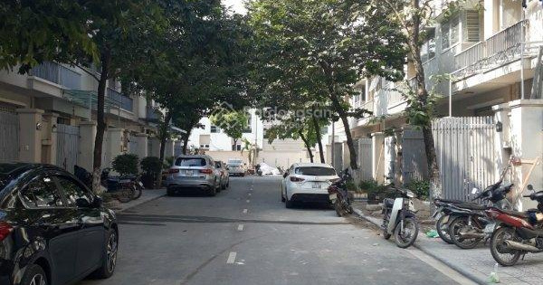 Bán nhà phố Võng Thị, Tây Hồ. DT sổ 72m2 x 6 tầng. Thang máy, lô góc 2 mặt thoáng, ngõ 3 ô tô tránh