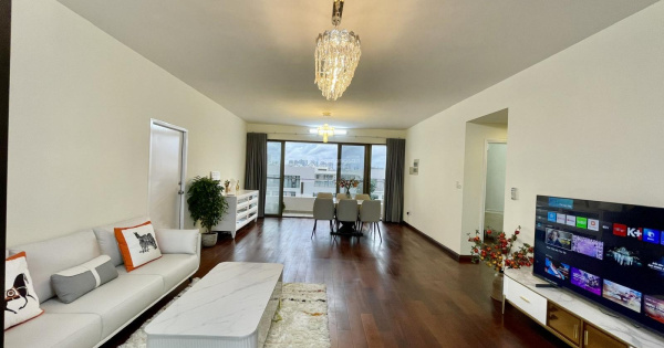 Cho thuê căn hộ The Panorama Phú Mỹ Hưng Q7, DT 146m2 3PN lầu 9 view về sông hướng thoáng mát