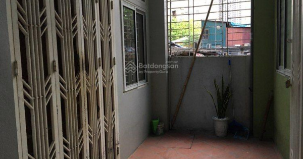 Bán nhà 83 ngõ 21 Nguyễn Văn Huyên 32m2 x 4 tầng giá 10,3tỷ 0382 276 ***