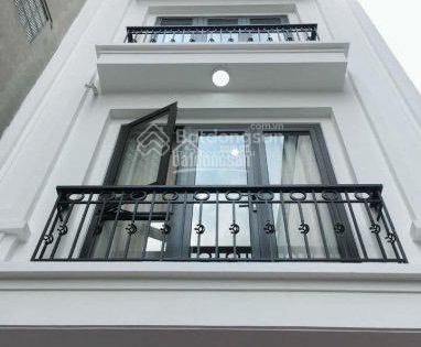 Cần cho thuê gấp nhà phân lô Giảng Võ, DT 65m2 x 4 tầng, mặt tiền 5m, ô tô đỗ cửa. Gía 19tr/th