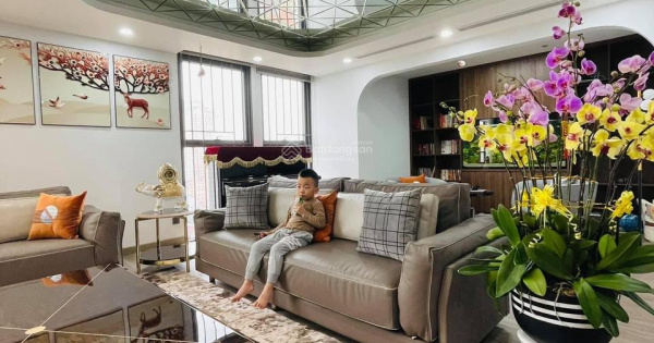 Cần bán gấp căn duplex penthouse 250m2 chung cư Newskyline, Văn Quán, Hà Đông, giá siêu hời 16,5 tỷ